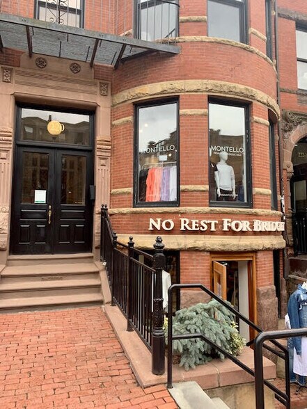 Building Photo - 220 Newbury St