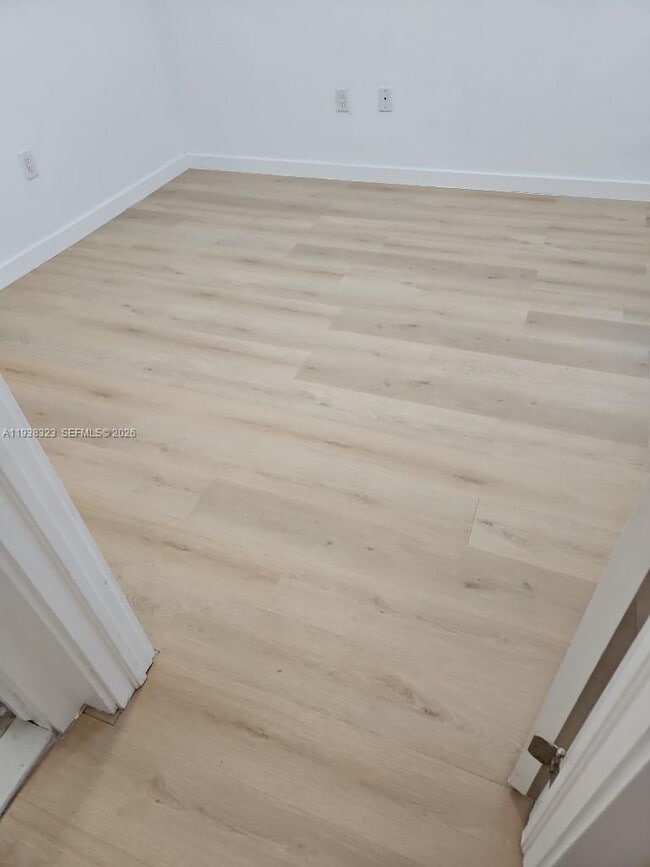 Building Photo - 557 Michigan Ave