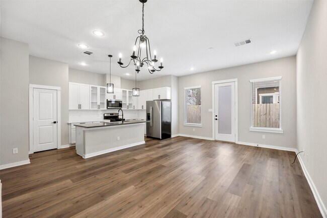 Building Photo - 8451 Berry Brush Ln