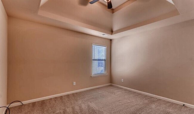 Building Photo - 135 Lindsey Terrace