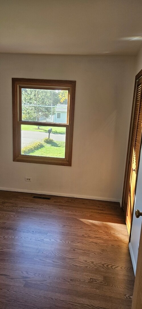 Building Photo - 1702 Knoll Ave