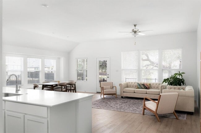 Building Photo - 4264 Hill House Ln