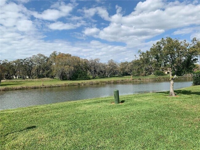 Building Photo - 205 Andover Pl N