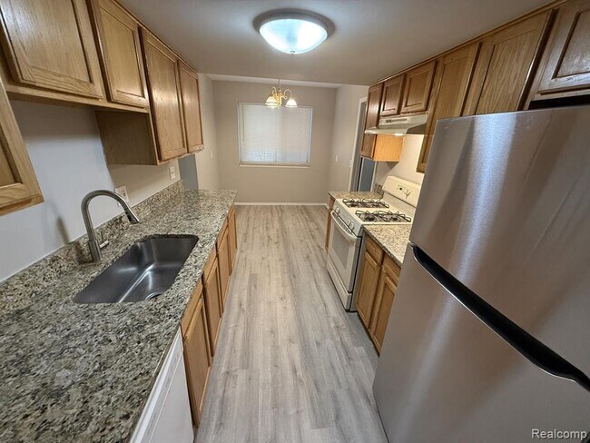 Building Photo - 27153 Farmbrook Villa Dr