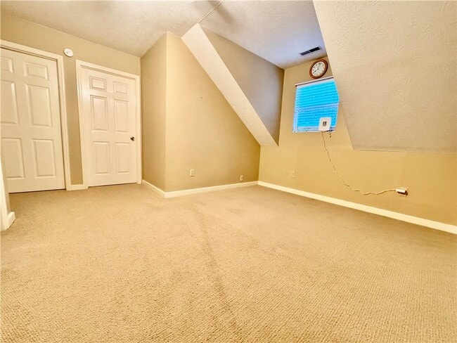 Building Photo - 282 Amazing Wy