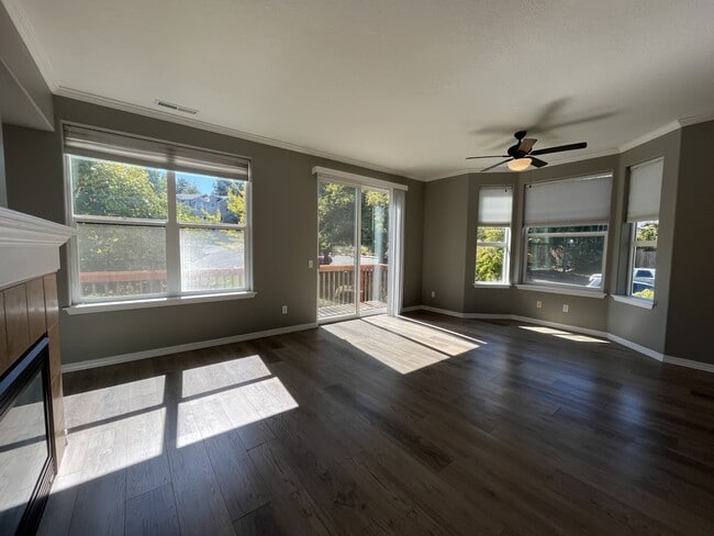 Building Photo - 13065 SW Seca Ct