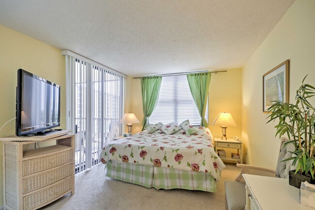 Building Photo - 5760 Midnight Pass Rd