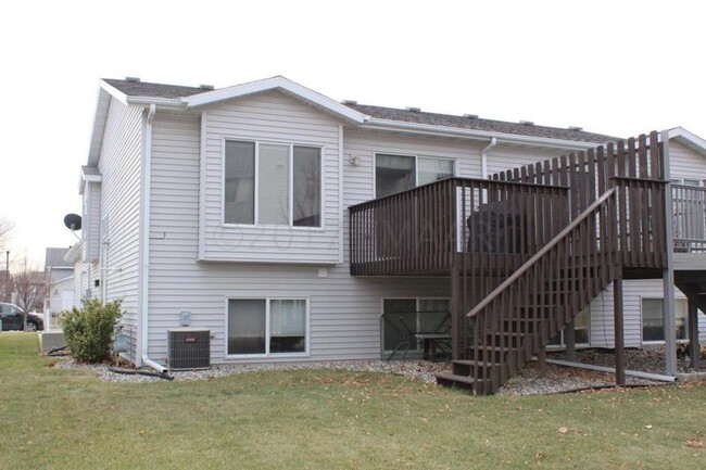 Building Photo - 3 Bedroom Twinhome in South Fargo!!