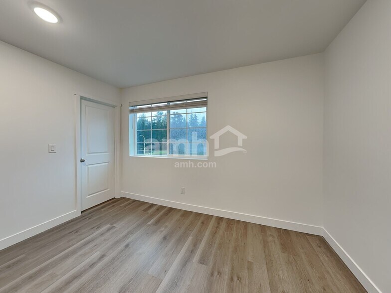 Building Photo - 7722 Brenden St SW