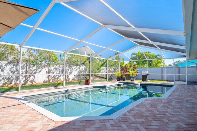 Building Photo - 3003 W Vina Del Mar Blvd