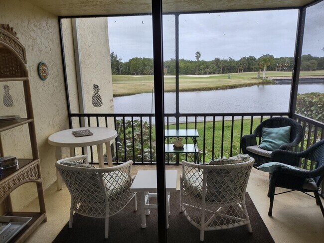 Building Photo - 5527 NE Gulfstream Way