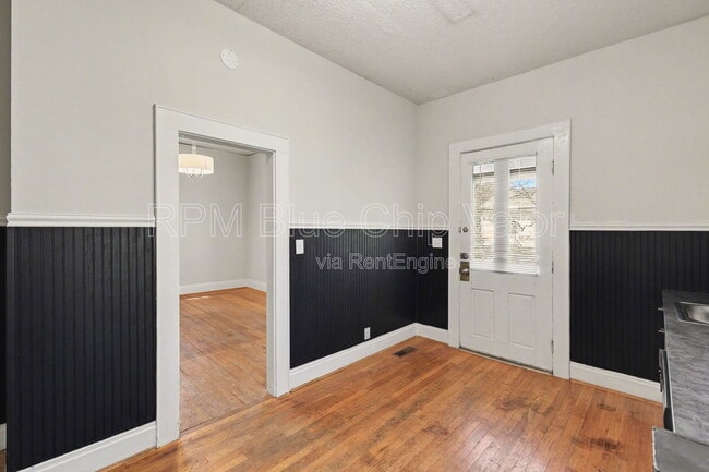 Building Photo - 2220 Salvador St