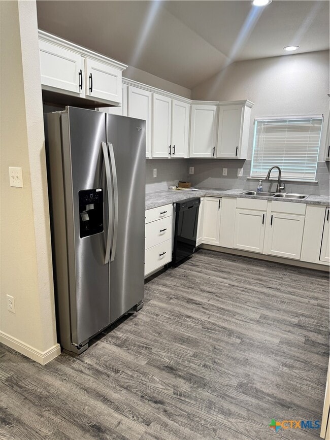 Building Photo - 909 2nd St