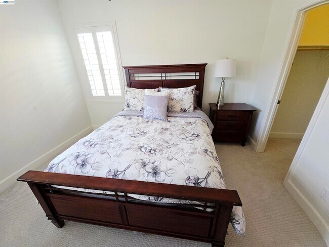 Building Photo - 2488 Remy Cantos Dr
