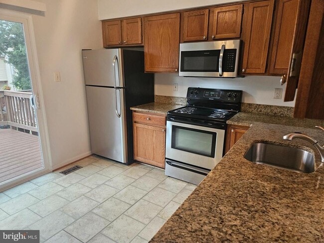 Building Photo - 6887 Chasewood Cir