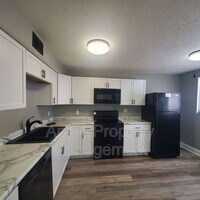 Building Photo - 3840 S 46th St