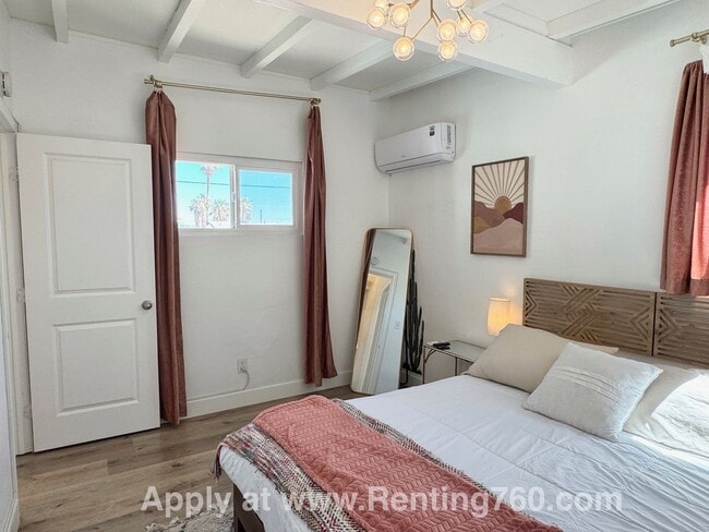 Building Photo - Cozy & Furnished 2 Bed 1 bath Home!