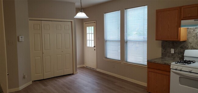 Building Photo - 16331 Woma Ct