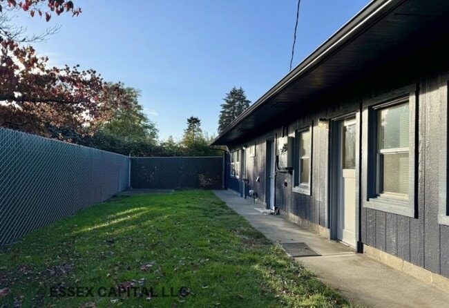 Building Photo - 1628 G St