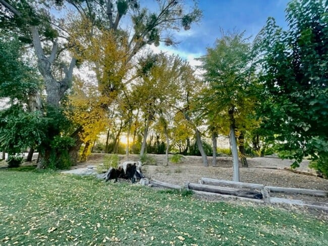 Building Photo - Ranch Style Farm