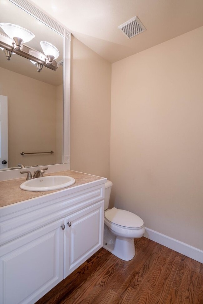 Building Photo - 5Br/3.25Ba Sammamish Home