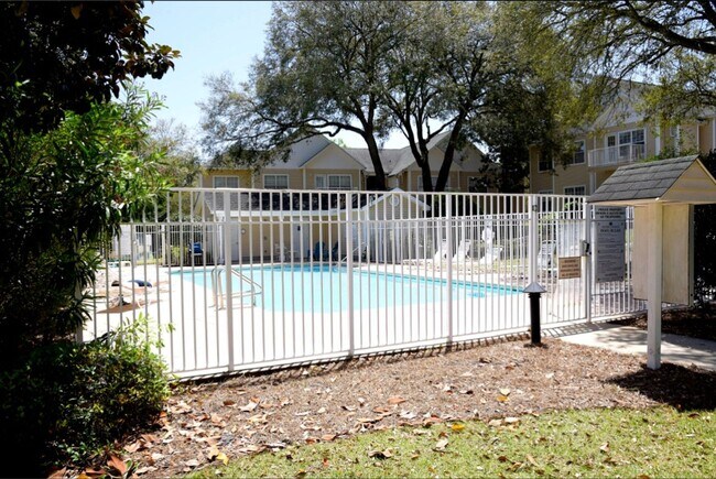 Building Photo - 1501 Partin Dr N