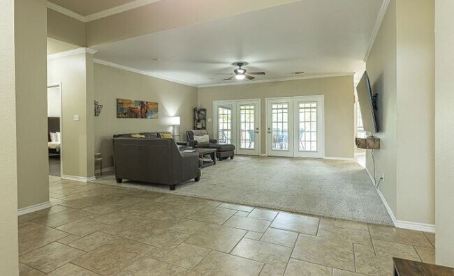 Building Photo - Executive Home for Rent 7 Acres with Resort Style Amenities