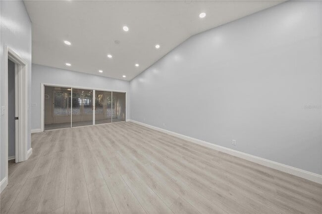 Building Photo - 10441 SW 85th Ct