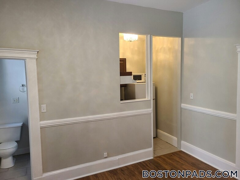 Building Photo - 38 Hemenway St