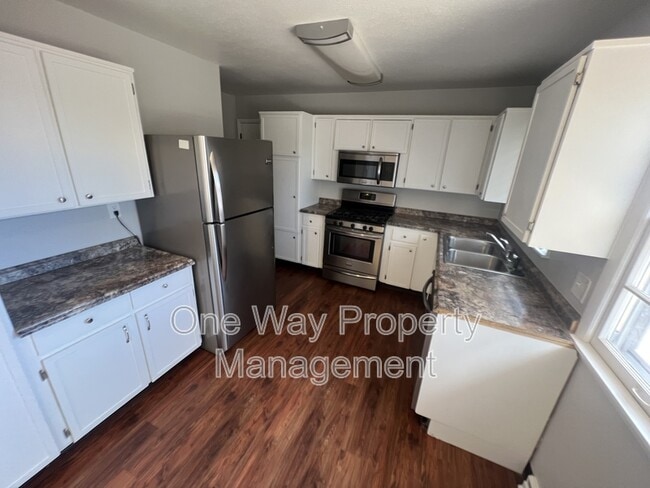 Building Photo - 1236 Wilshire Ave