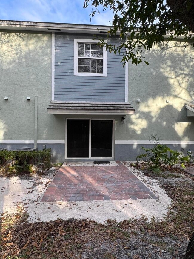Building Photo - 1350 Crystal Way