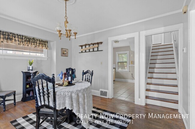 Building Photo - 3276 Tullamore Rd