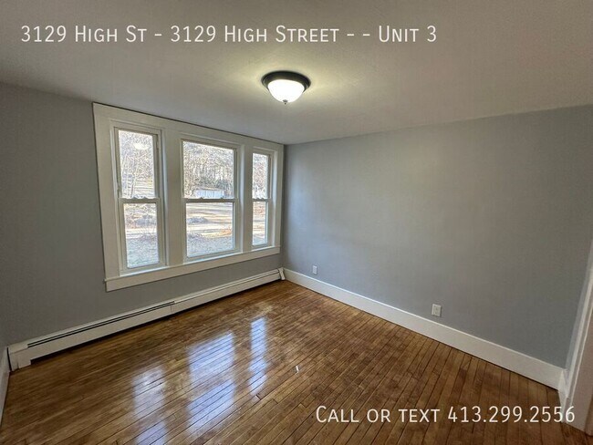 Building Photo - Newly Remodeled 2 Bedroom, 1 Bath Unit in ...