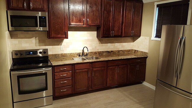 Building Photo - 3108 Aster St