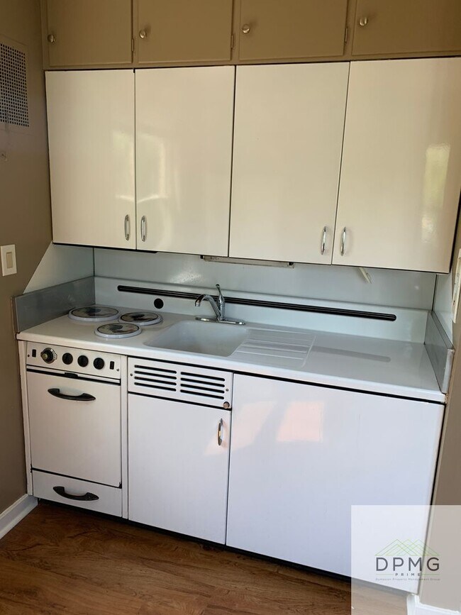 Building Photo - 124 W South St