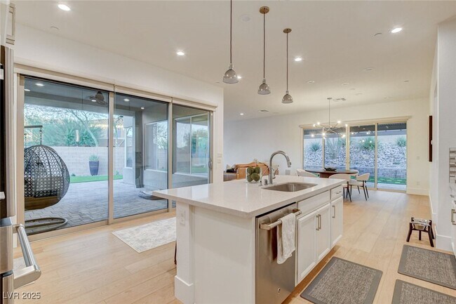 Building Photo - 2560 Bridle Oaks Ct