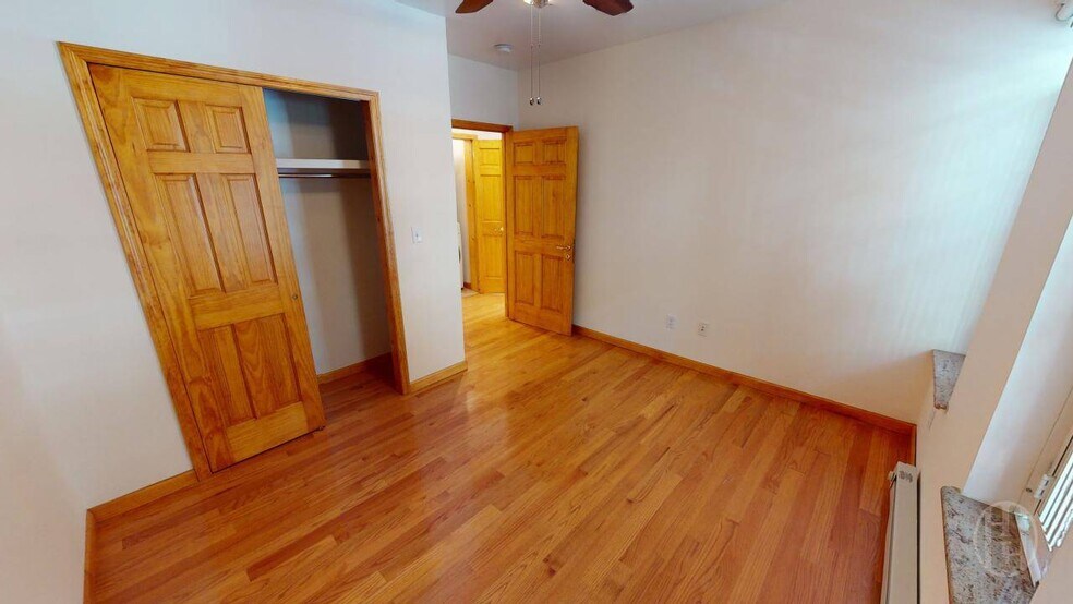 Building Photo - 400 E 78th St