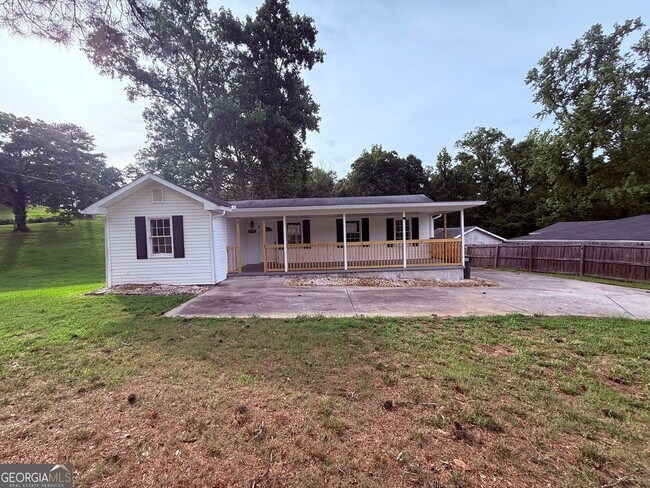 Building Photo - 6790 Queen Mill Rd SE