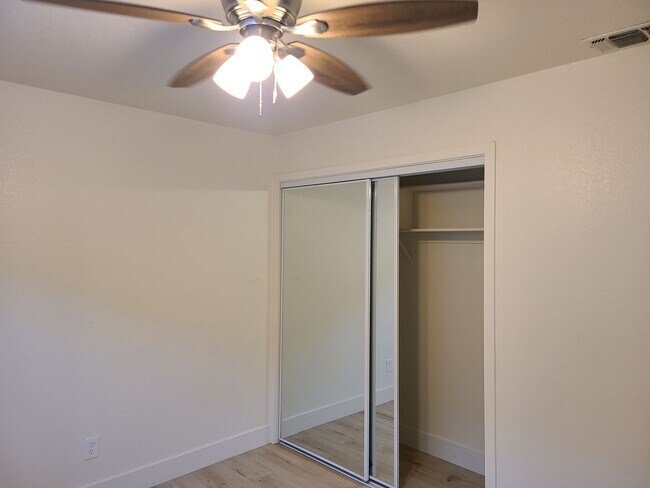 Building Photo - 7945-7947 Tangors Way