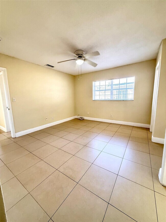 Building Photo - 4190 NW 45th St