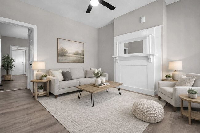 Building Photo - REDUCED - Newly Updated 2 Bedroom Home $950 RENT