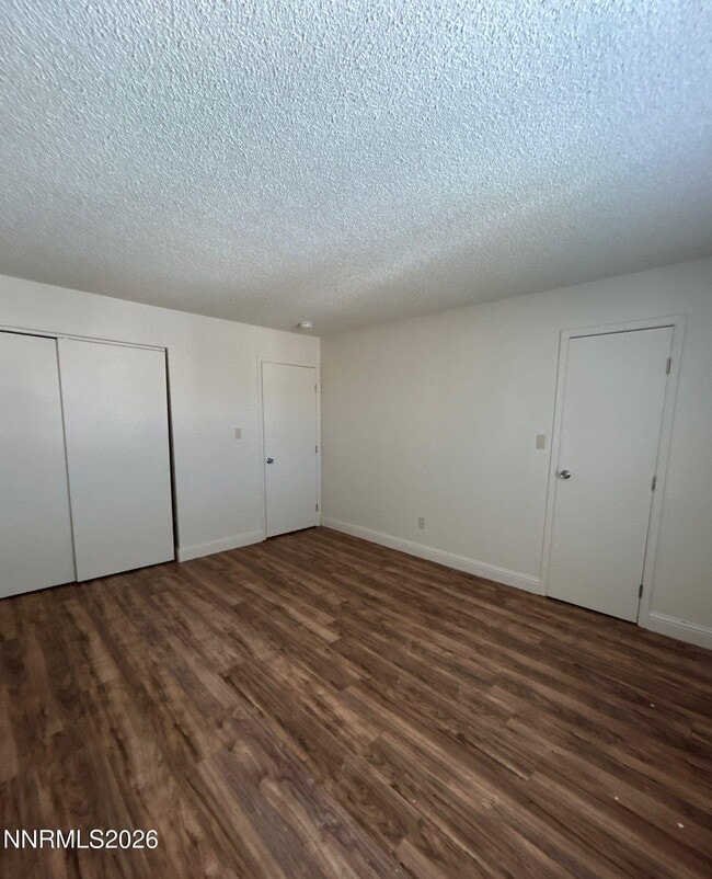 Building Photo - 1410 E 9th St