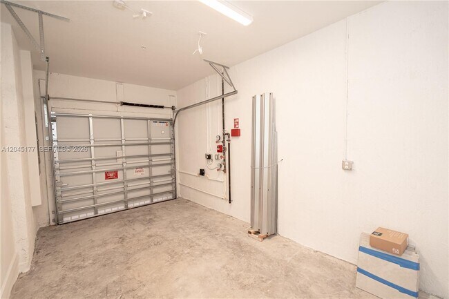 Building Photo - 270 SW 159th Pl