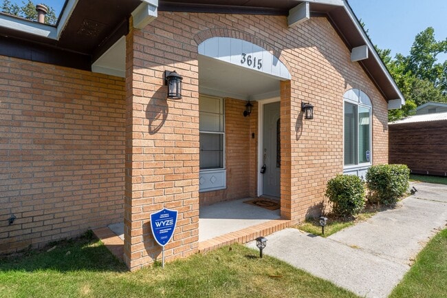 Building Photo - 3519 Goldfinch Drive