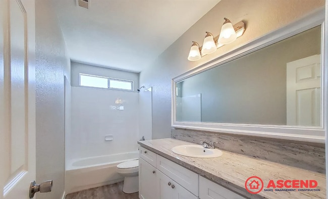 Building Photo - 10706 Tivoli Ct