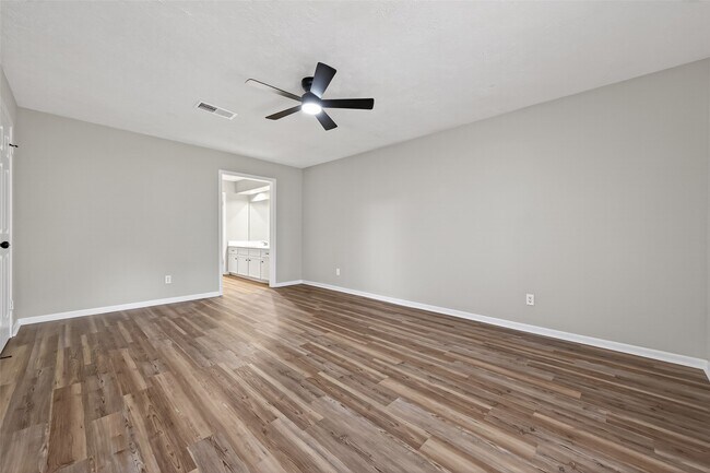 Building Photo - 12079 Maverick Dr