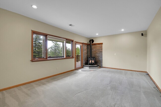 Building Photo - 5368 Evergreen Heights Dr