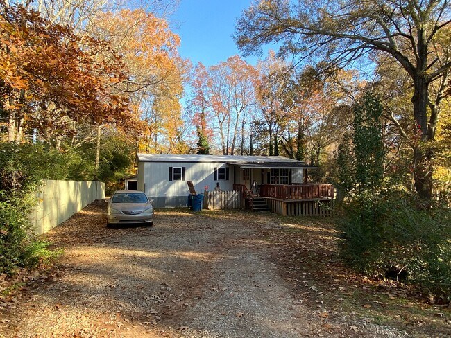 Building Photo - 20 Village Pl