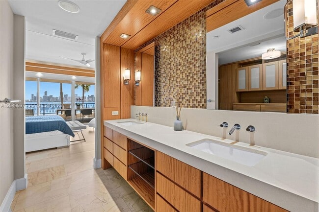 Building Photo - 5245 Fisher Island Dr