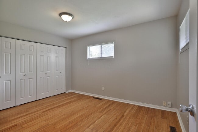 Building Photo - 2353 Hanna Dr